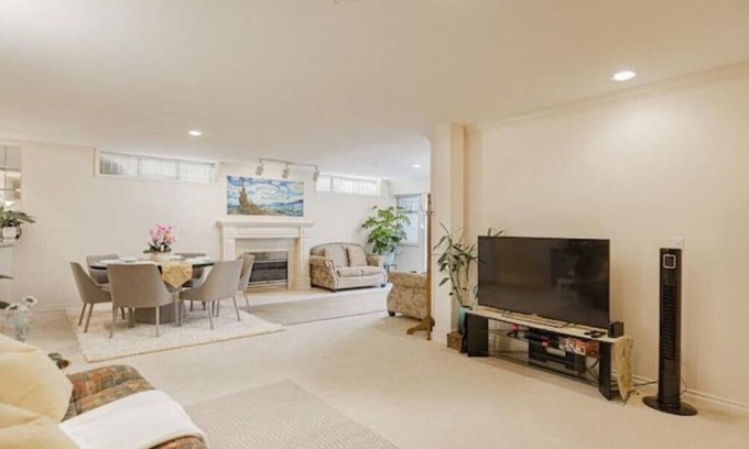 Oakridge House | ❤️Comfy Home in Heart of Vancouver-Easy Access to Everything❤️