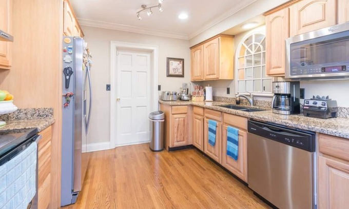 Fairview Shores House | Comfy Home in Winter Park, can accommodate up 6 guests!