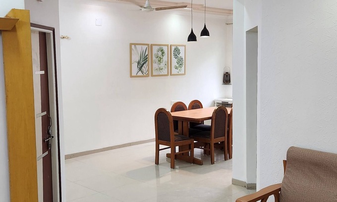 Vadodara Apartment | Comfy Homestay at Prime Location — everything within 5 miles