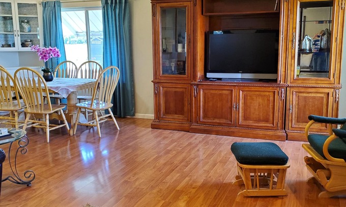 Meridian House | Comfy in the Country!
