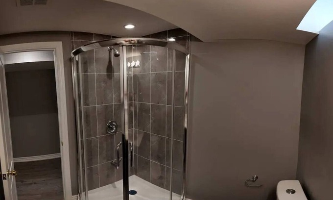 Gormley Apartment | Comfy lake nearby stay