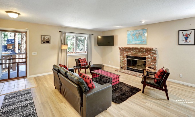 Wrightwood House | Comfy, Modern Mt. Home hosted by Lisa's Lodging