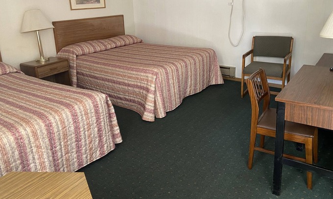 Lake Delton Hotel | Comfy Motel Room Block for Groups