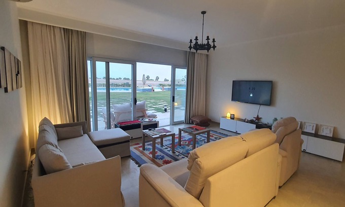 Soma Bay Apartment | Comfy New GF Apartment Pool Front - 5 min from the Beach