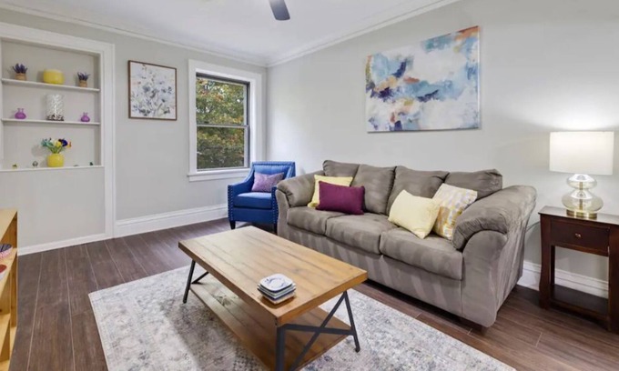 St. Louis Apartment | Comfy, quiet and modern. Extended Stays Welcome!