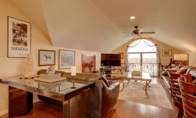 Schuylerville House | Comfy Schuylerville Carriage Getaway with Views