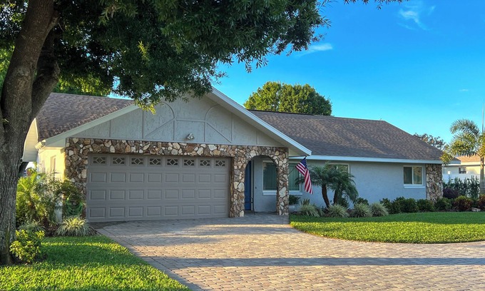 Sebring House | Comfy Sebring 3 Bed 2 Bath
