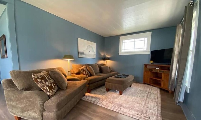 Wabash House | Comfy spacious 2 bedroom home a short walk to Honeywell