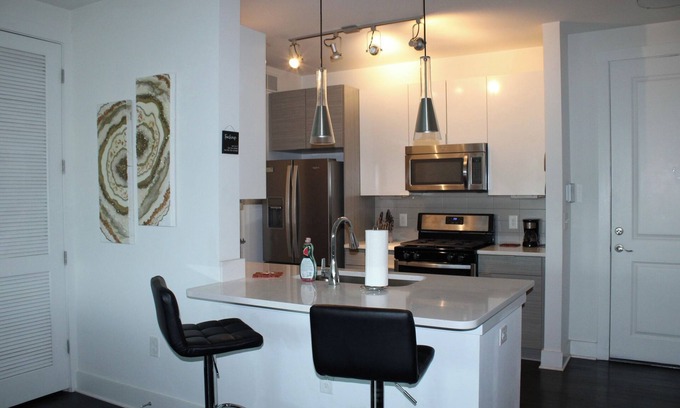 Cumberland Apartment | Comfy Stay In ATL, Truist Park 5min, Walking Distance To Food & Fun, Nearby DTN!