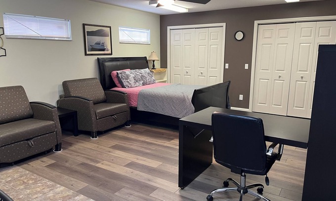 Brandon Apartment | Comfy Studio in Brandon