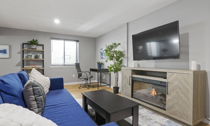 Gunbarrel Apartment | Comfy, Stylish Apartment near Restaurants, Breweries, Hiking Trails, Coffee Shop