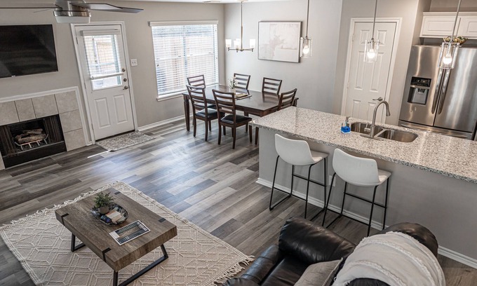 Alden Bridge House | π Comfy Three Bedroom Condo π