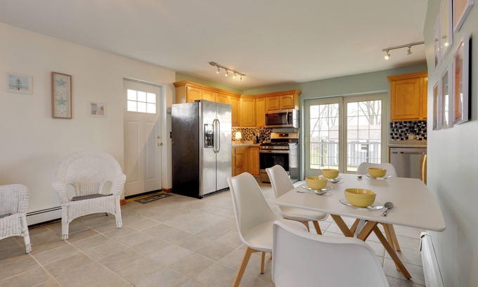 Tiverton House | Comfy Tiverton Home Near Newport & Beaches!