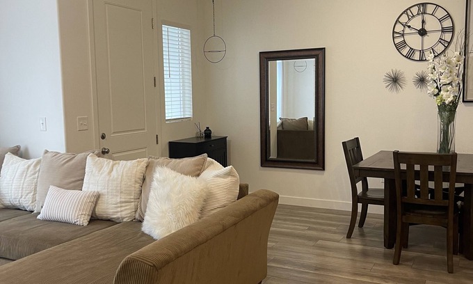 West Haven House | Comfy Townhome/2 Car Garage/Balcony/Grill