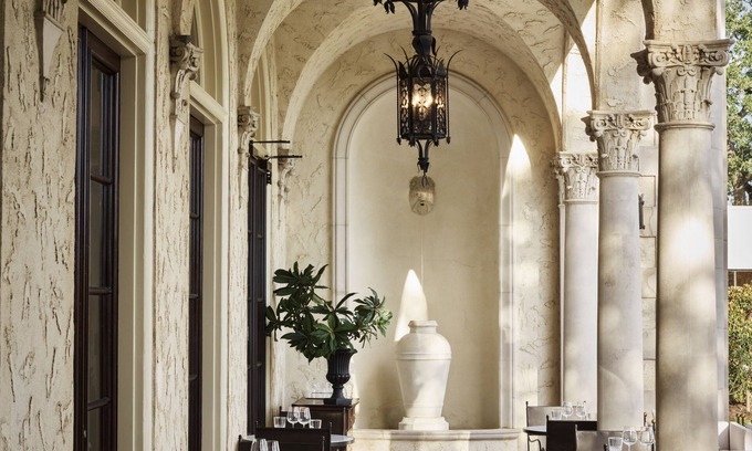 Hancock Hotel | Commodore Perry Estate, Auberge Resorts Collection