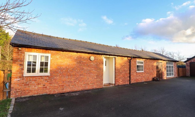 Wrexham House | Commonwood Cottage