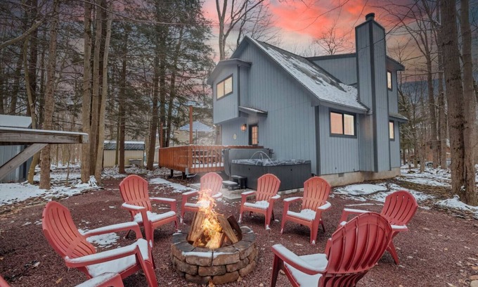Pocono Lake House | Community Getaway GEM | Hot Tub