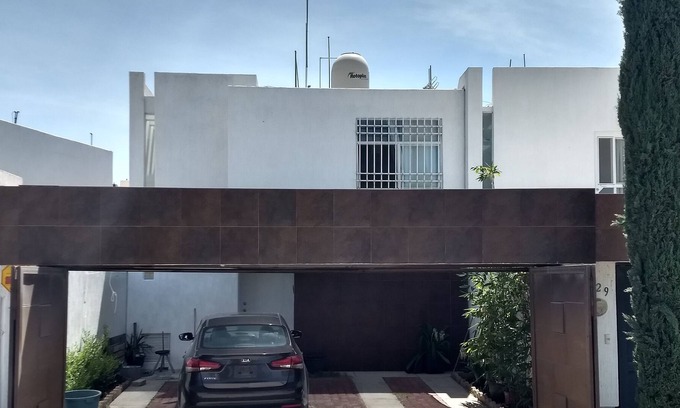 San Luis Potosi House | Comoda casa residencial cerca de Zona Industrial. SLP, BMW, GM