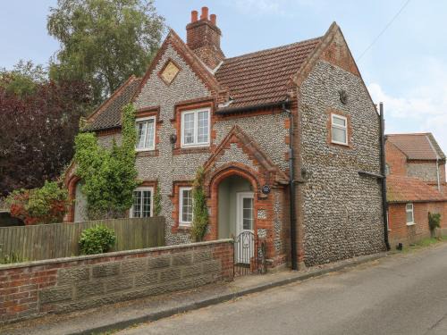 Bodham House | Compass Cottage