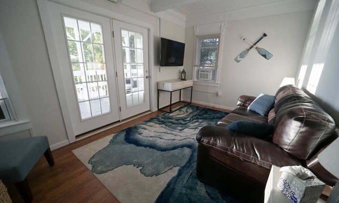 Durhamville Condo | Compass Rose | Historic Oneida Lakefront Condo 4