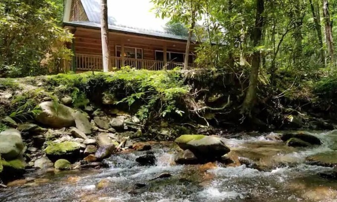 Hayesville Cabin | CompassCreekCabin - Luxury LogCabin on Rushing Creek