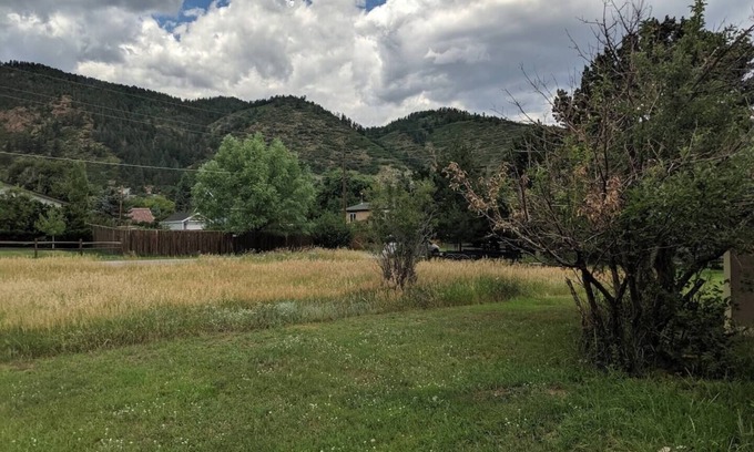 Palmer Lake Cottage | Completely Remodeled Historical Cottage