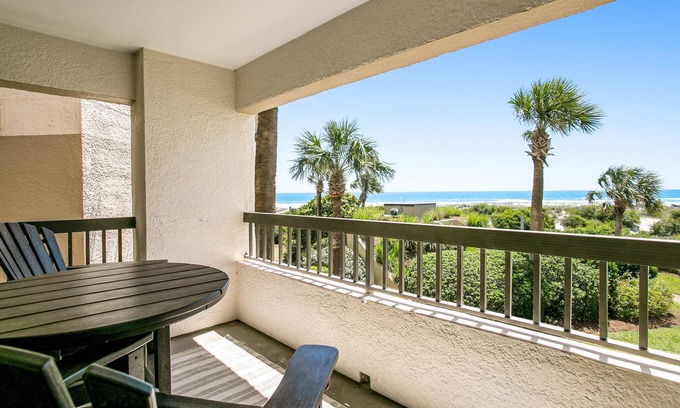 Amelia City Condo | Completely renovated oceanfront condo w/washer/dryer & shared pool/tennis