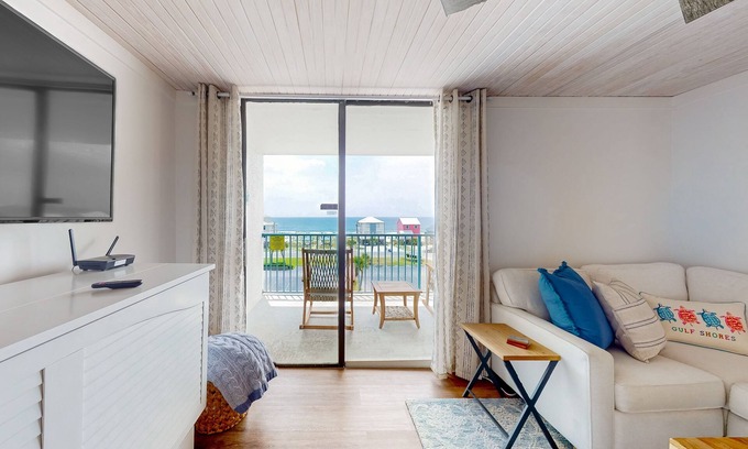 Gulf Shores Condo | Completely renovated gulf view condo with pool, hot tub, tennis, and pickleball