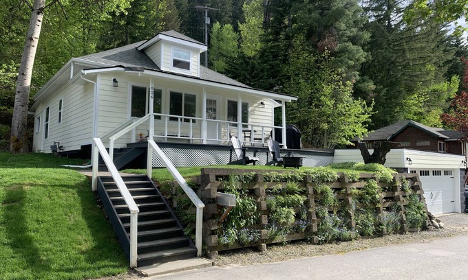 Wallace House | Completely renovated bungalow on South Hill steps from quaint downtown Wallace!