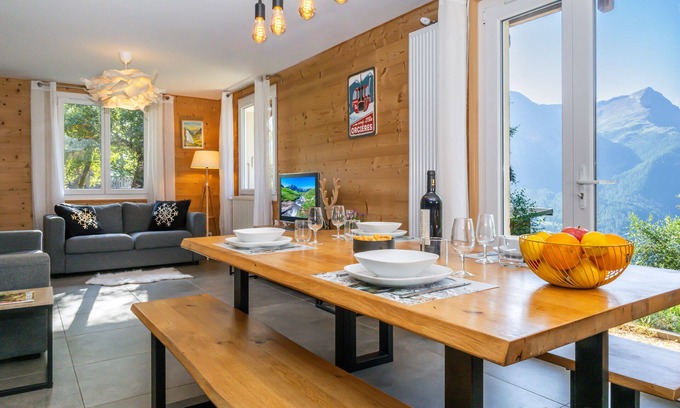 Orcieres-Merlette Ski Chalet | Completely renovated garden apartment in a chalet