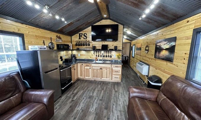 Annapolis Cabin | Completely Renovated in May 2023