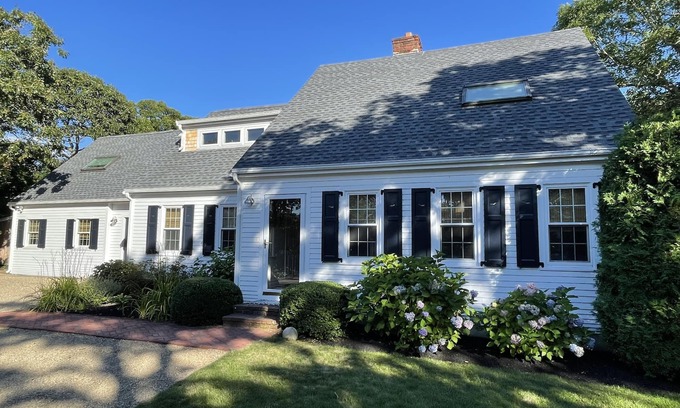 Katama House | Completely renovated Edgartown cape with New Pool ~ Sleeps 14