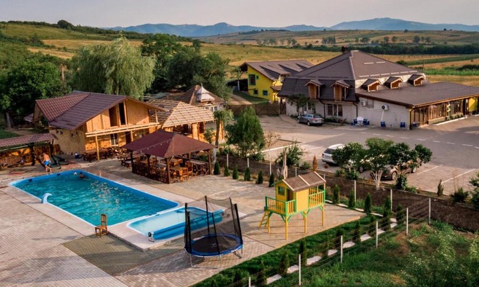 Bozovici House | Complex Stefanesti
