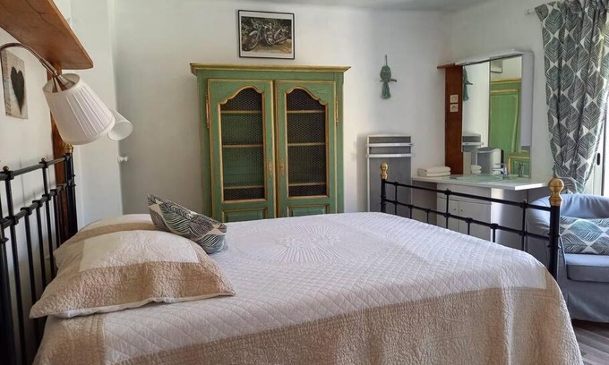 Comps-sur-Artuby House | Comps sur Artuby, le tilleul et le four, Jabron