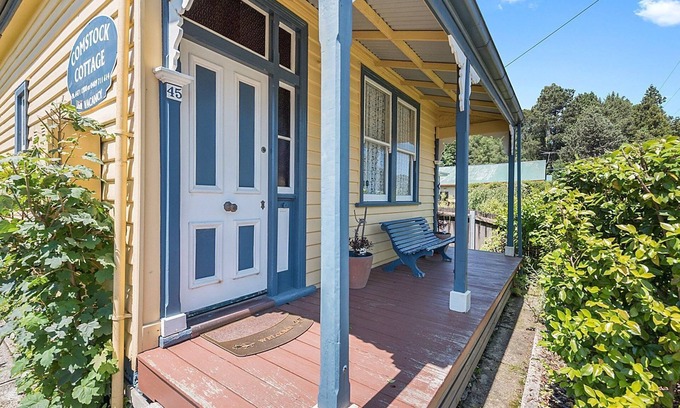 Queenstown Cottage | Comstock Cottage Await's You.
