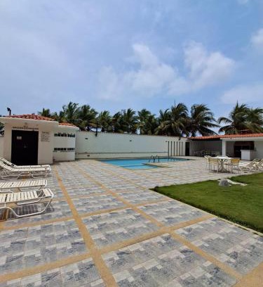 Tucacas Apartment | Con Vista al Mar y Terraza Privada, Céntrico