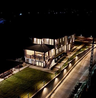Brebu Manastirei Villa | Conacu' Lacului Brebu