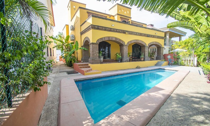 El Cid House | Conde de Oviedo Whole Home with Pool