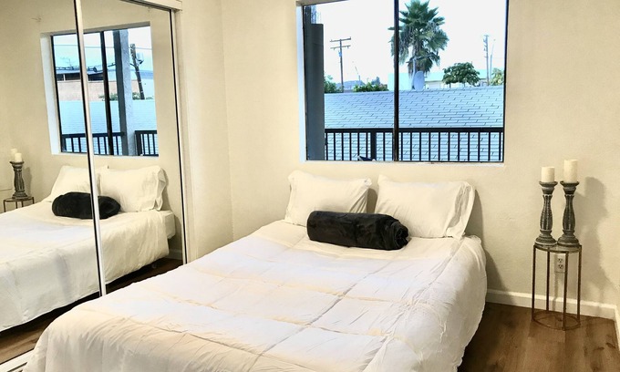 Zaferia Condo | Condo 2BED Long Beach w/Private Balcony and Near 405 Access near CSU Long Beach