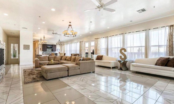 Faubourg Lafayette Condo | Condo ∙ 4 bedrooms ∙ 7 guests