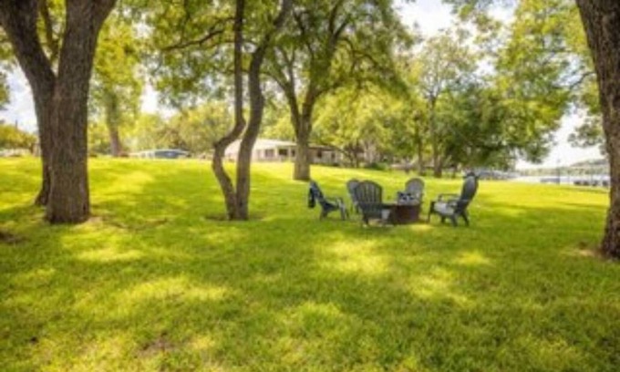 Buchanan Dam Condo | Condo B, Beautiful Lake View