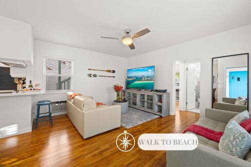 Central Beach Apartment | Condo by the Beach King Beds Lush Patio w BBQ Breakers Key One H0MES