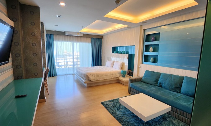 Pattaya Bay House | Condo Express View Talay 6
