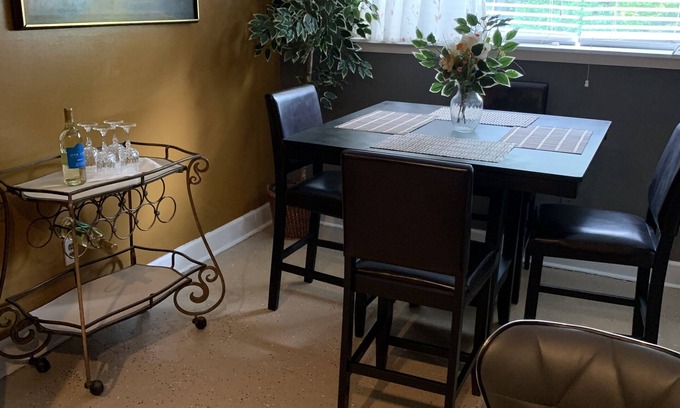 North Raleigh Condo | Condo in Central North Raleigh