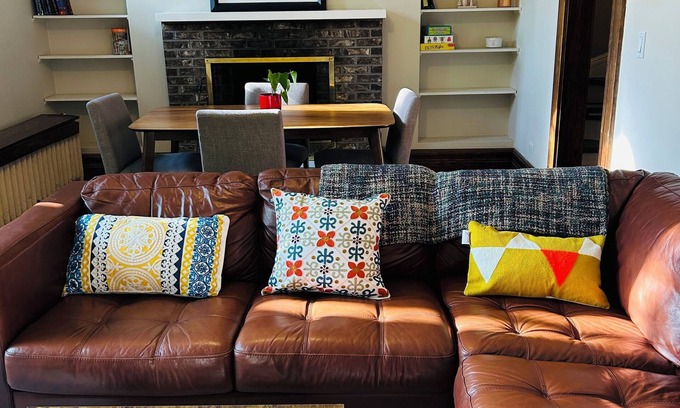 Hyde Park Condo | Condo in Hyde park 2 min UofC 6mi downtown