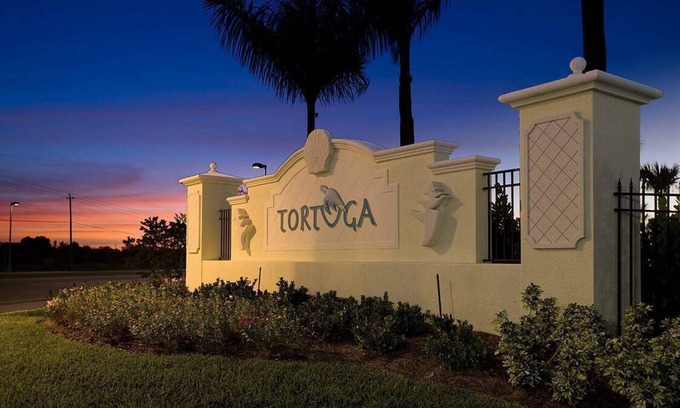 Biggar Condo | Condo In Luxury Gated Community Near Beaches