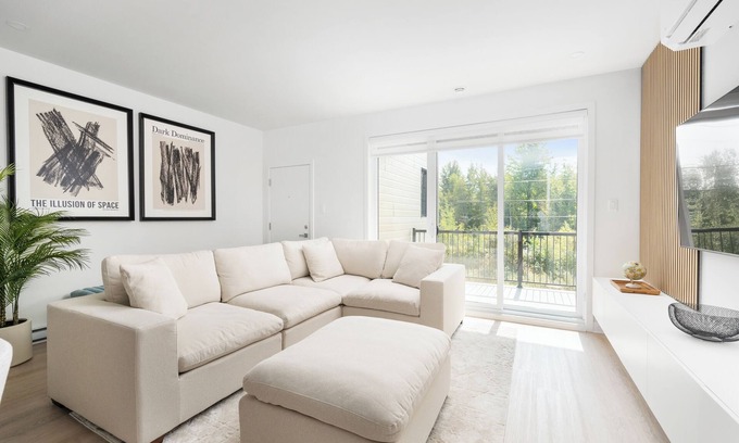 Mirabel Condo | Condo in Mirabel