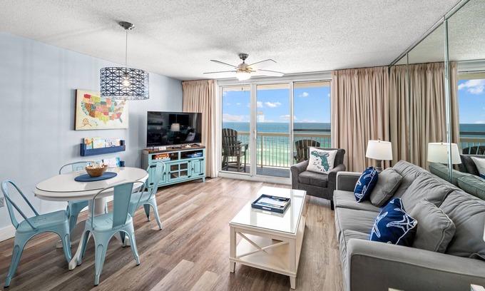 Destin Condo | CONDO IS ON THE BEACH! n 200+ 5-star reviews - Tiki Bar - 3 Pools - 2 Hot Tubs