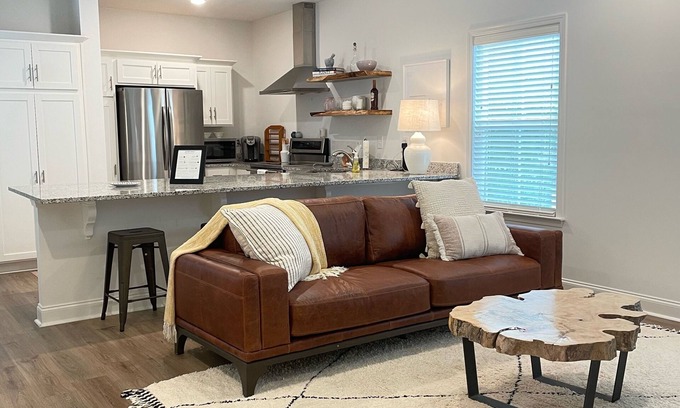 Aiken Condo | Condo located downtown Aiken that's only a 5-minute walk to the Alley!