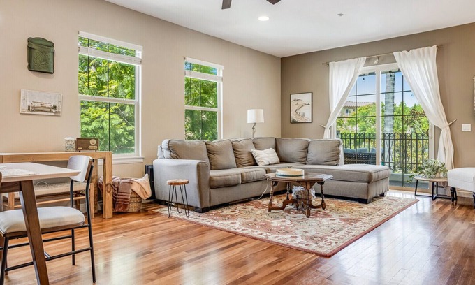 San Marcos Condo | Condo Near Carlsbad - Overlooks Pool